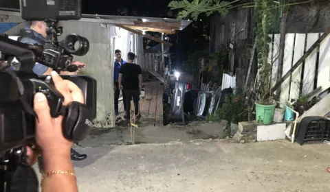 Mulher perde controle de veículo e invade residência no São Jorge – Uma jovem morreu durante o acidente