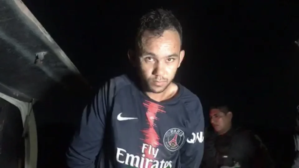 Vídeo – Após ônibus da linha 560 ser assaltado, polícia da resposta e prende assaltante na Torquato Tapajós