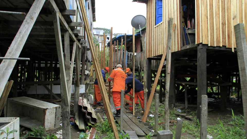 Manaus irá decretar Situação de Emergência por conta de cheia do rio Negro