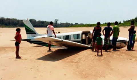Avião da empresa Parintins Taxi aéreo realiza pouso forçado em rio – Não temos informações de mortos