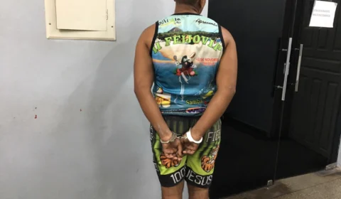 Homem é preso pelo crime de tráfico de drogas na comunidade Fazendinha 2