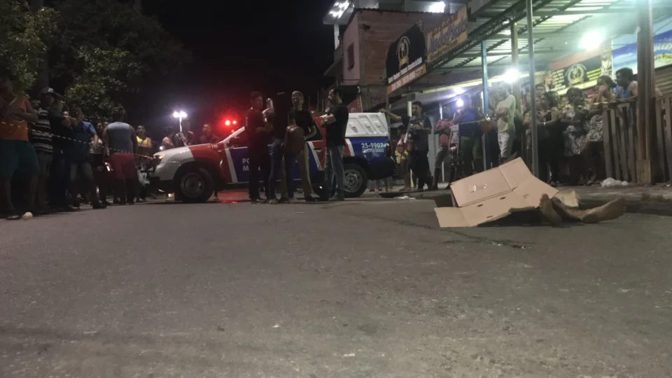 Vídeo – Veja o momento em que assaltante é executado por justiceiro no Jorge Teixeira