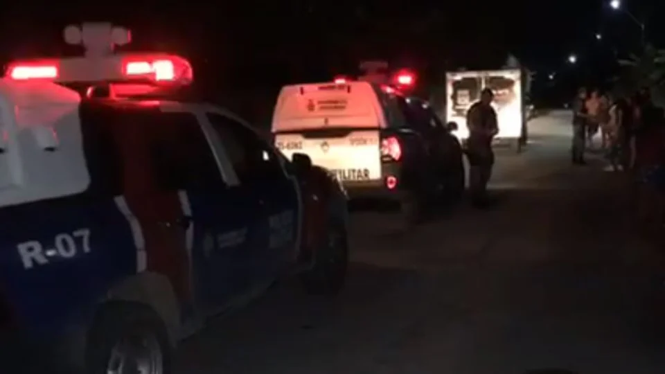 Corpo de mulher é desovado na beira da pista, no bairro Novo Israel