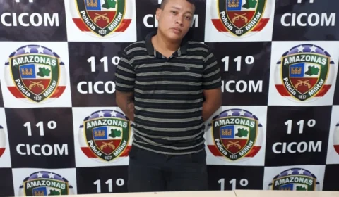 Homem é preso com moto roubada e drogas no bairro Coroado