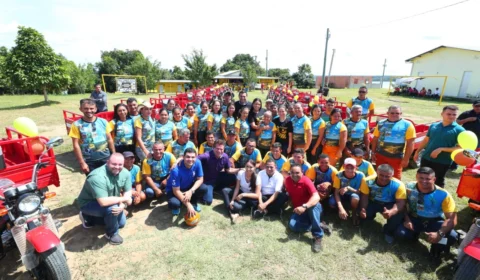 Comunidade da área rural recebe implementos agrícolas para auxiliar no desenvolvimento