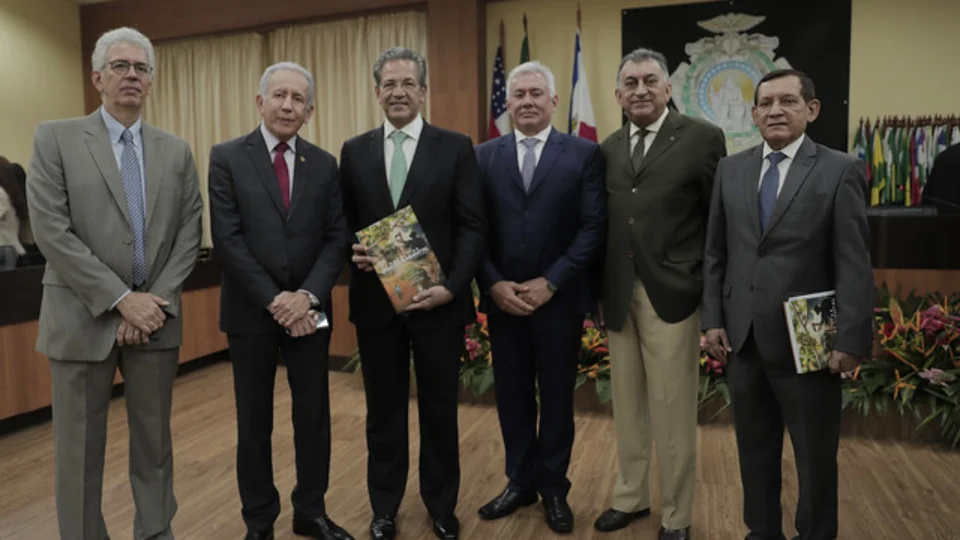 Manual reúne legislação relativa ao meio ambiente é lançado pelo TJAM