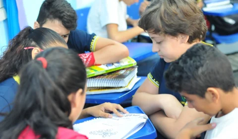 Escolas paralisadas durante a greve dos professores não terão ponto facultativo