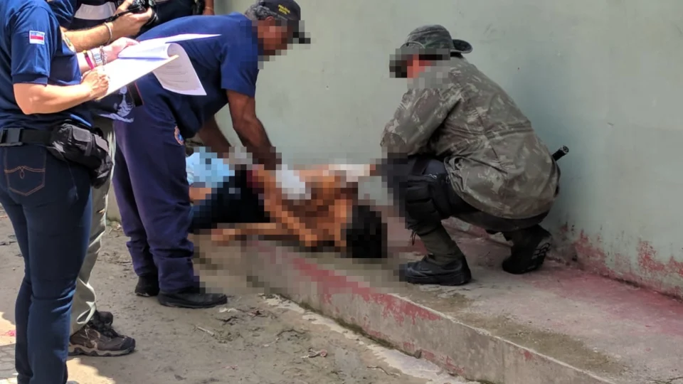 Homem é assasinado com quatro tiros na frente do filho de 8 anos, no bairro Cidade de Deus