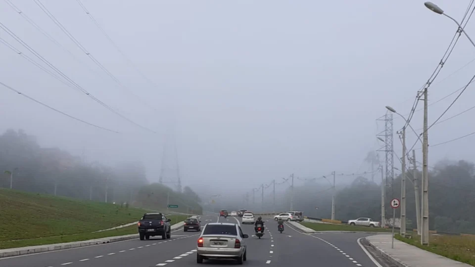 Manauara ‘puro-sangue’ estranhou manhã nublada na capital