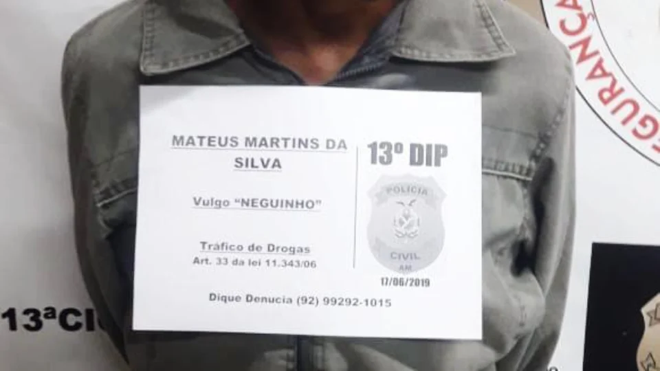 ‘Neguinho’ tenta vida de autônomo em posse de 100 trouxinhas e 4 celulares