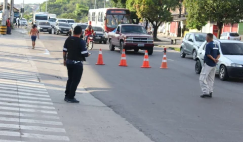 Fiscalização nas zonas oeste e norte de Manaus contabiliza 35 veículos removidos