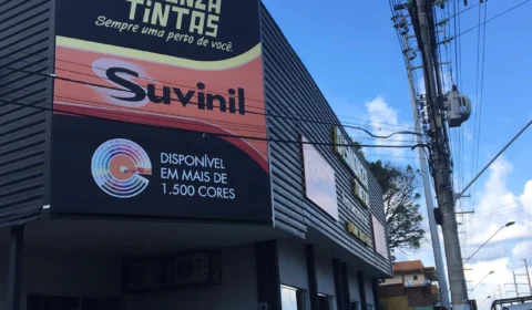 Dupla de assaltantes leva R$8 mil durante roubo à loja de tintas, no bairro Raiz