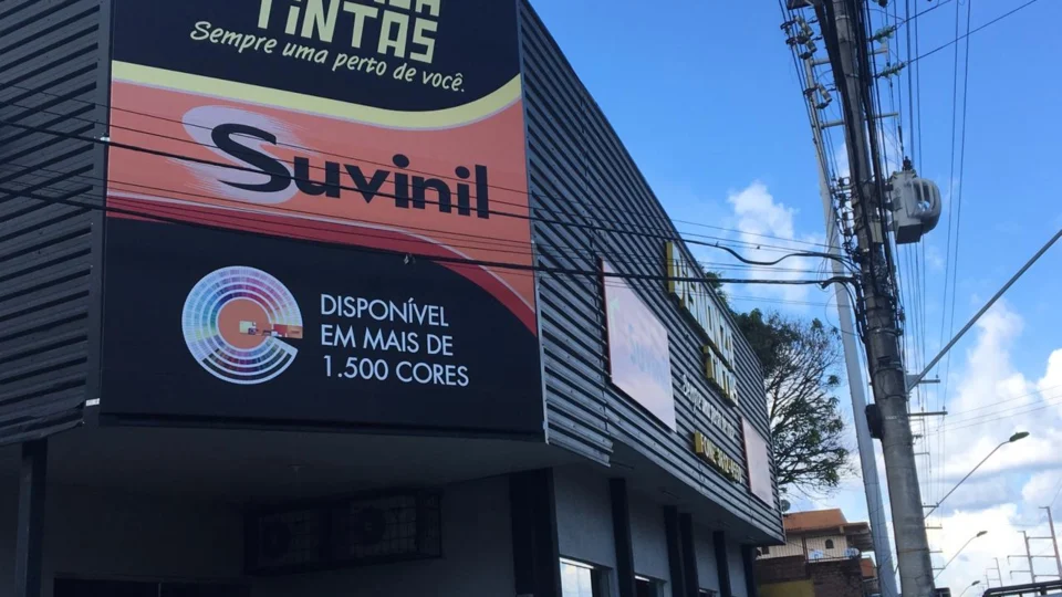 Dupla de assaltantes leva R$8 mil durante roubo à loja de tintas, no bairro Raiz