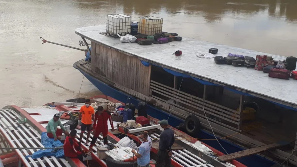 Equipe de mergulhadores continua realizando buscas em Carauari