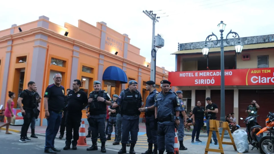 Polícias deflagram operação contra o tráfico em Parintins