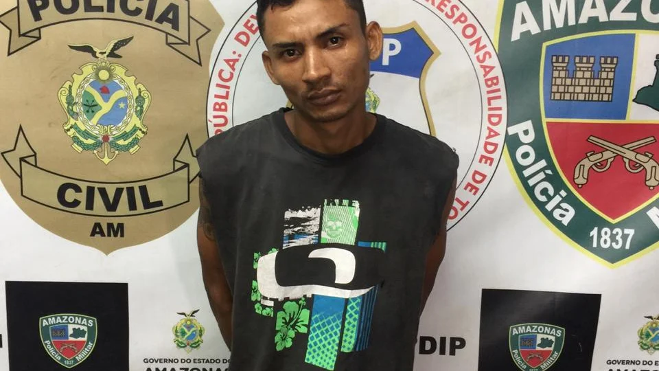 Homem procurado por homicídio é preso com meio quilo de oxi