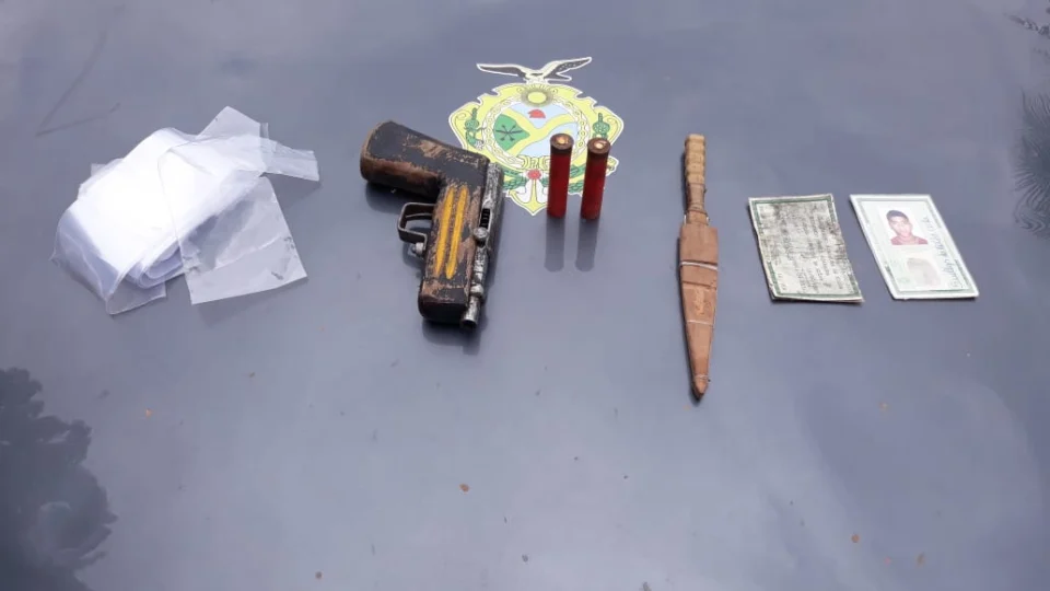 Policiais militares de Pauini apreendem arma de fabricação caseira, munição e punhal