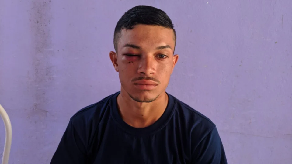 ‘Bateram em mim na frente do meus filhos’, diz passageiro agredido por responsável de barco no AM