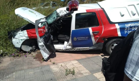 Carreta colide com viatura da PM e dois policiais ficam feridos no Distrito