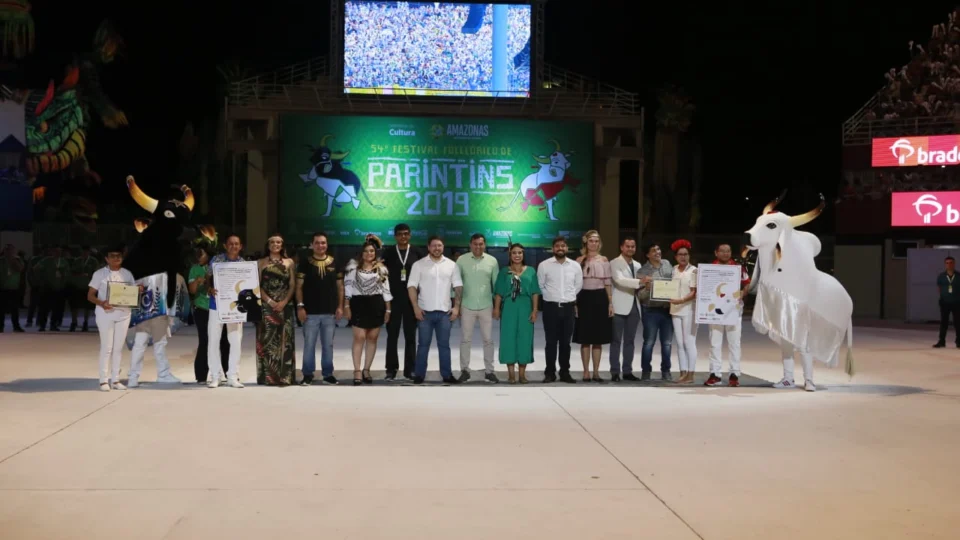 Caprichoso e Garantido recebem título de Patrimônio Cultural do Brasil