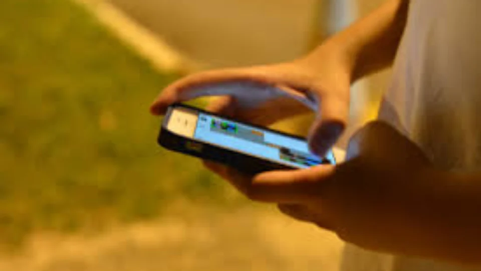 Nas redes sociais, homem se passa por adolescente, sequestra e estupra criança