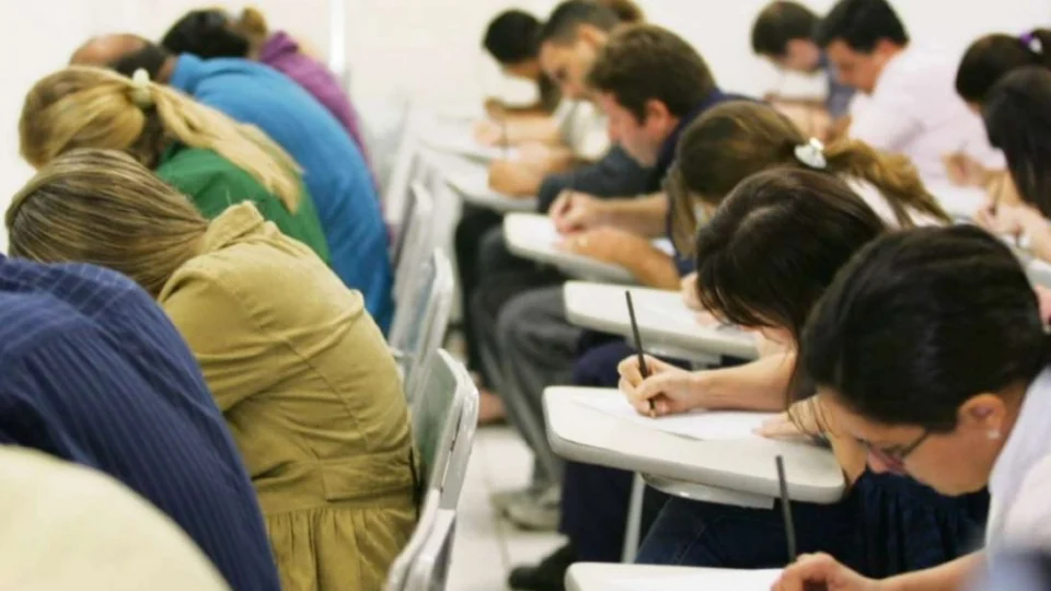 ALE-AM e FGV corrigem bairro de local de prova do concurso público; confira