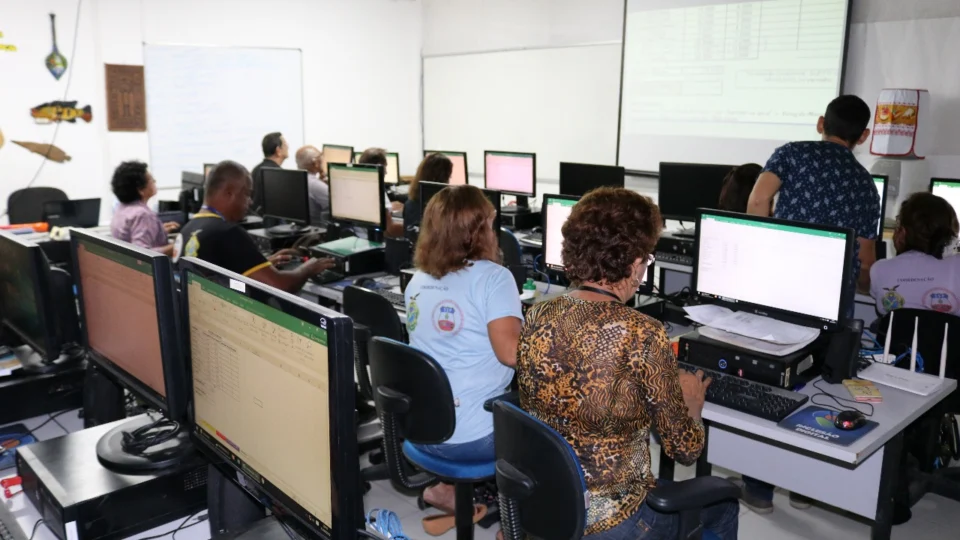 Curso promovido pela SSP permite participação de idosos no mundo digital