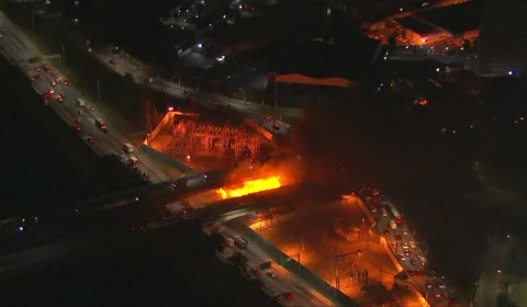 Incêndio que atingiu ponte do Jaguaré em SP deixa 50 famílias desabrigadas