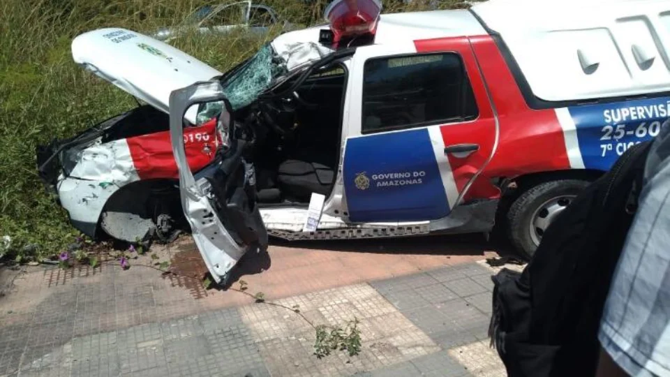 Policiais militares envolvidos em grave acidente não correm risco de morte, dizem médicos