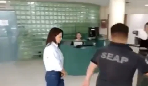 Vídeo – Veja o momento em que Nejmi Aziz é levada para Justiça Federal Algemada