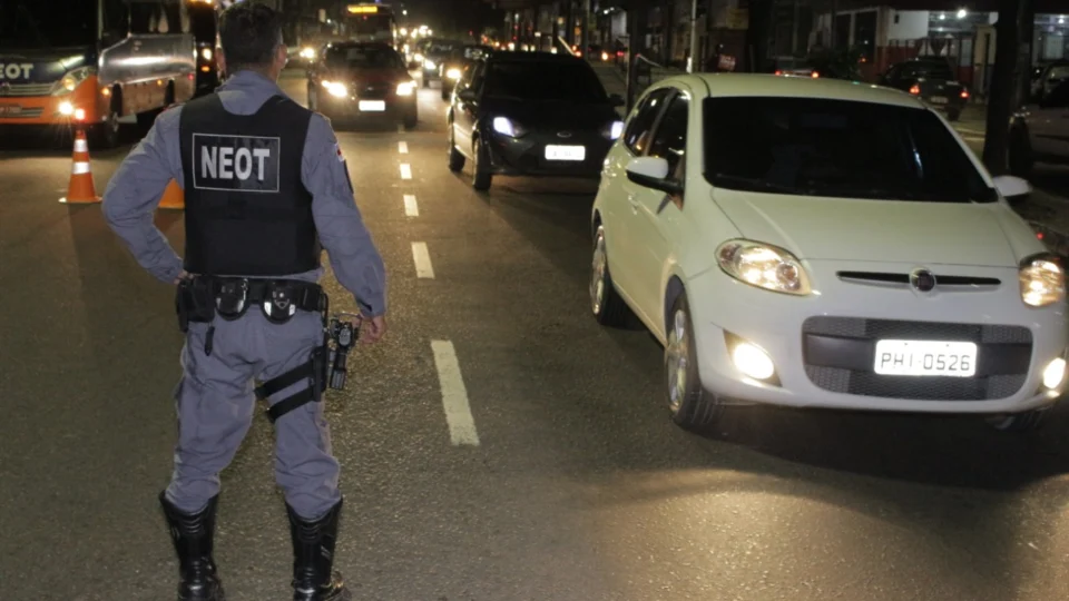 14 motoristas são flagrados embriagados no trânsito neste fim de semana