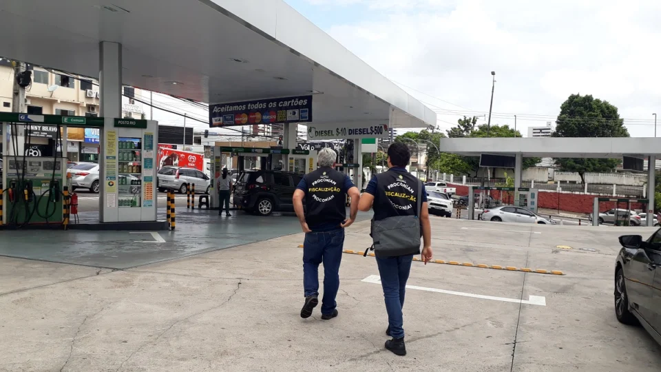 Nova baixa da Petrobras ainda não foi repassada aos postos, de acordo com fiscalização do Procon-AM