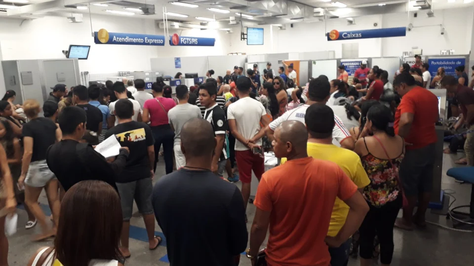 Agência bancária da zona leste de Manaus é autuada por descumprir Lei das Filas