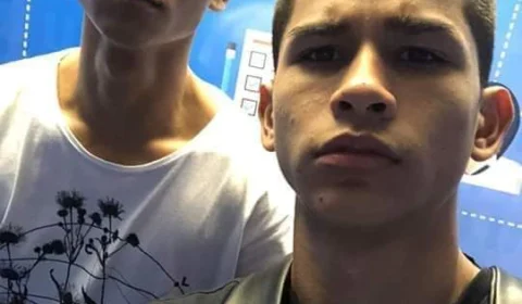 Jovens que morreram afogados durante passeio de caiaque eram amigos de infância