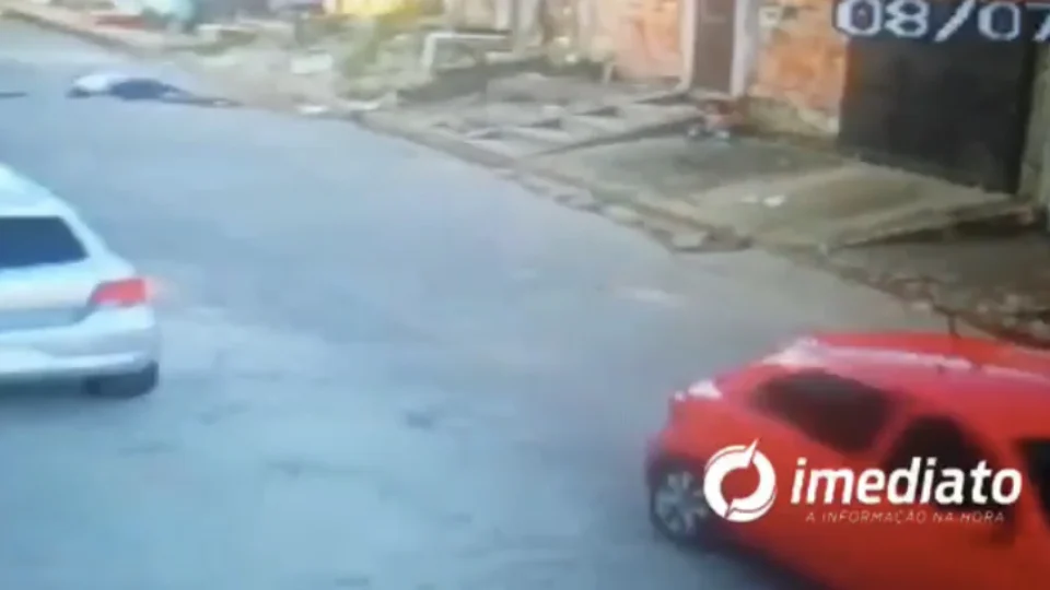 Vídeo – Veja o momento em que ex-presidiário é assassinado a tiros no Santa Etelvina