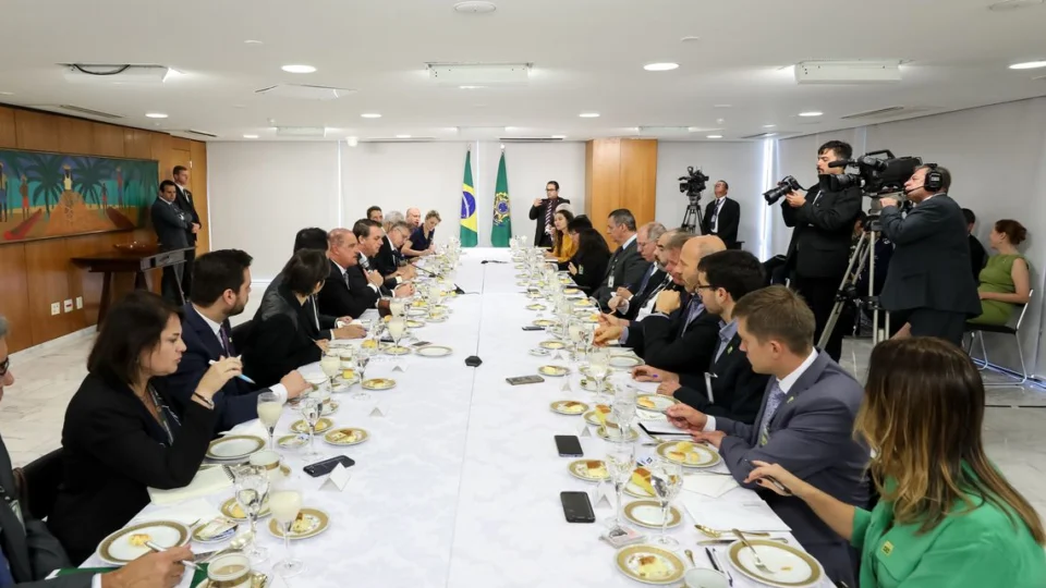 O presidente Jair Bolsonaro afirma que governo não vai criar novos impostos