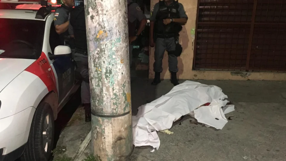 No Morro da Liberdade homem é assassinado a tiros em via pública