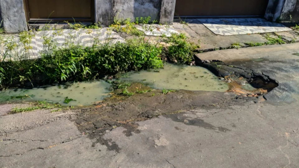 População denuncia falta de manutenção nos esgotos do conjunto Ajuricaba, no Alvorada