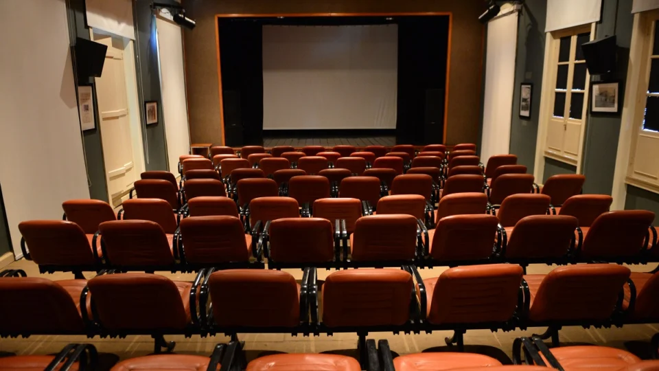 Filme ‘Apenas Bons Amigos’ comemora 30 anos com exibição no Cine Teatro Guarany, neste sábado