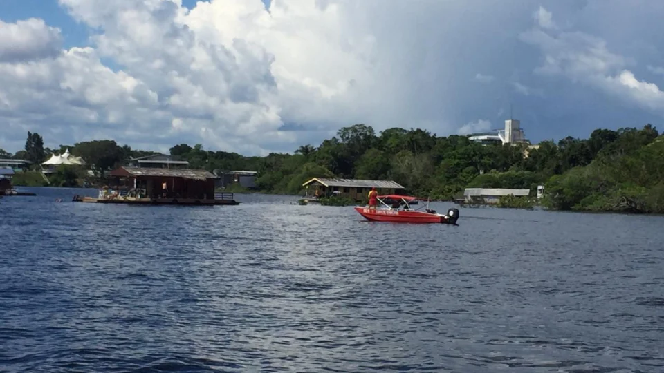 Dupla morre afogada no Tarumã após caiaque virar