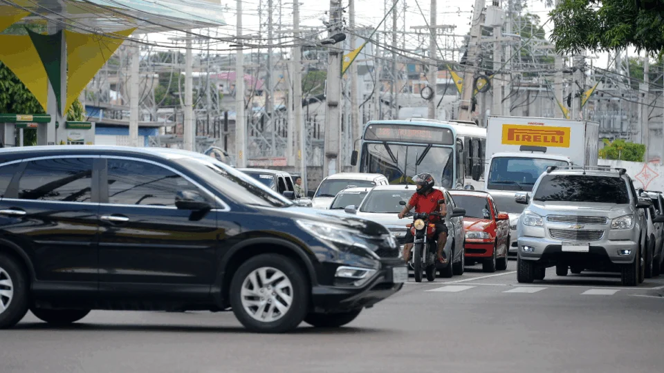 Veja como fica trânsito e transporte coletivo para desfiles das escolas de Samba e Carnaboi em Manaus