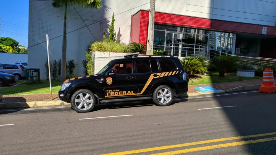 Polícia Federal faz buscas em apartamento de empresário em Manaus