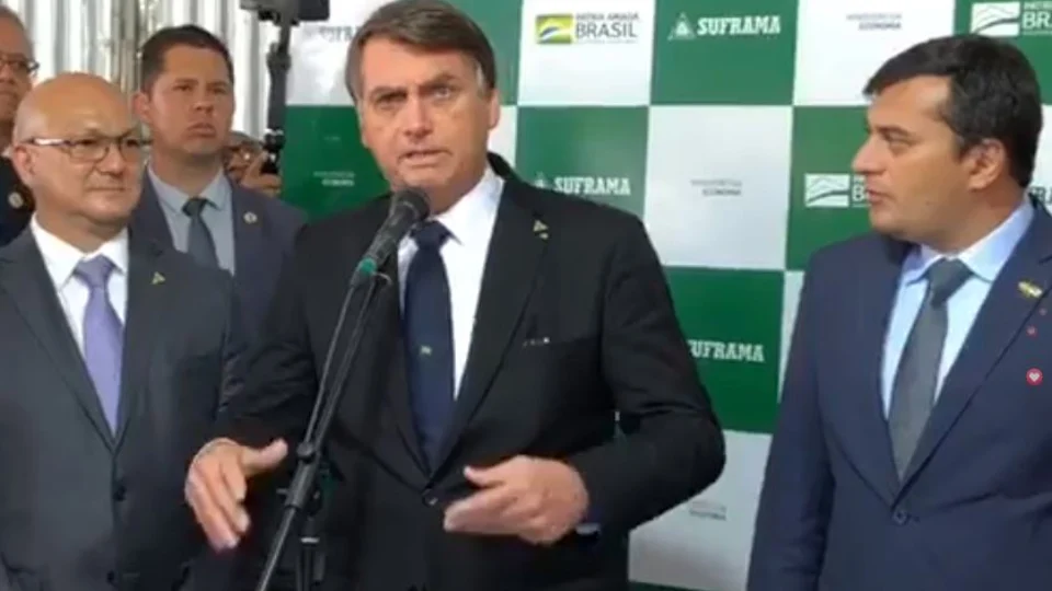 ‘Nós queremos legalizar sim o garimpo no Brasil’, diz Bolsonaro em Manaus