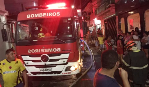 Problemas na rede elétrica pode ter causado incêndio em casa no bairro da Compensa