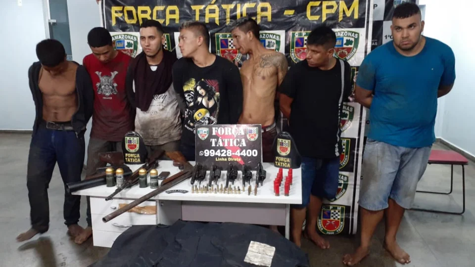 Sete integrantes da FDN são presos com armas e um lança granadas no bairro da Raiz