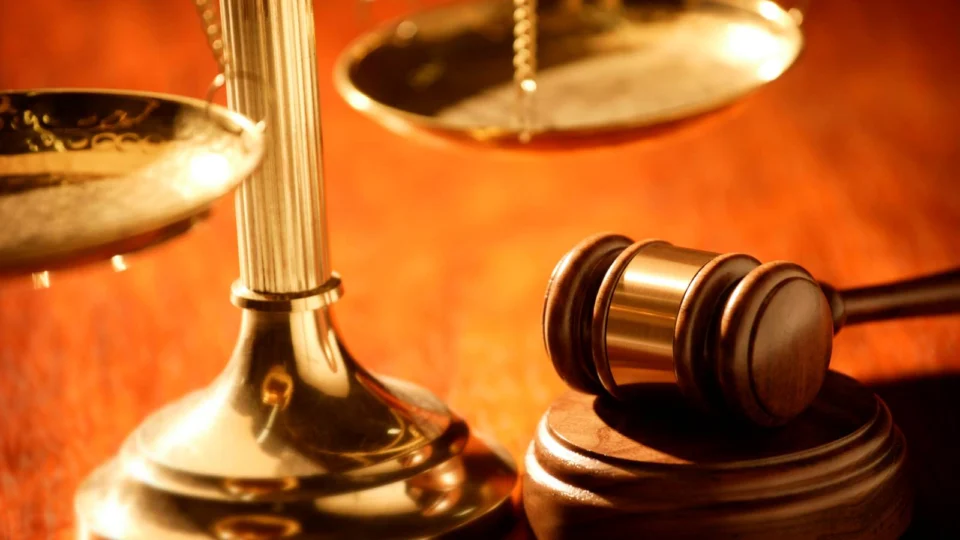 Juiz determina afastamento de policial que atirou contra adolescente após desentendimento entre vizinhos, em Tabatinga