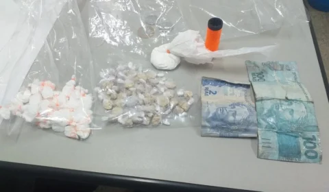 Dois adolescentes são apreendidos com drogas no Centro