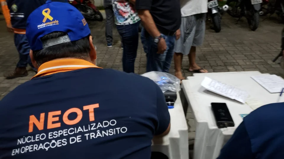 Nesse final de semana pelo menos 31 motoristas foram flagrados dirigindo sob efeito de álcool