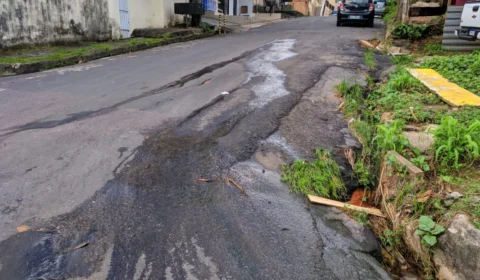Falta de asfalto e dezenas de buracos causam risco de acidente nas ruas do bairro São Francisco