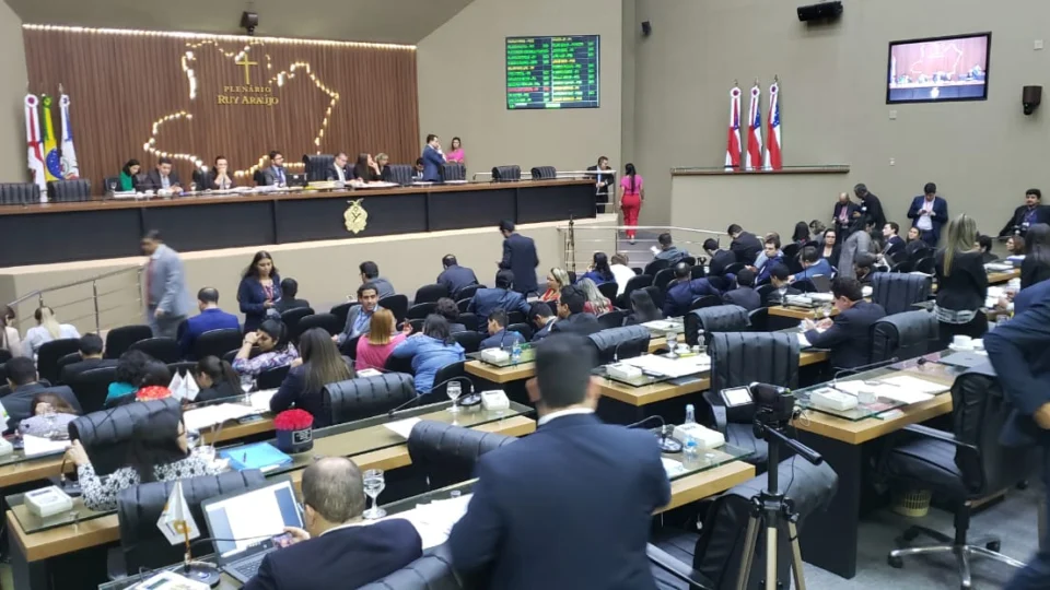 Governo do Amazonas aprova projeto que fixa teto de gastos para que possa cumprir LRF e manter reajuste de servidores